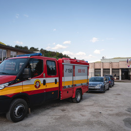 Zväčšiť fotografiu - K storočnici dostali život zachraňujúci prístroj - TSK_DHZ Prečín_AED_mini-27